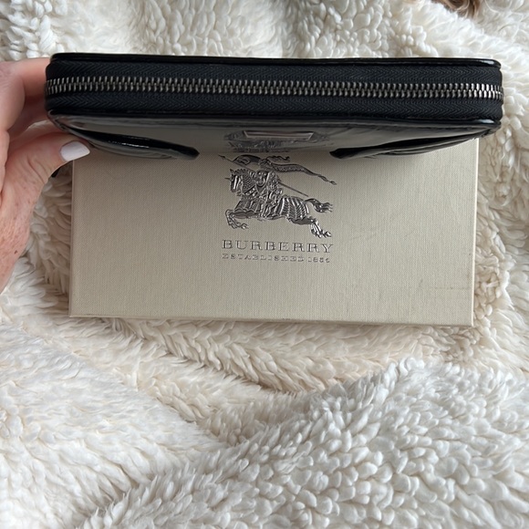 Burberry Wallet - Picture 4 of 8